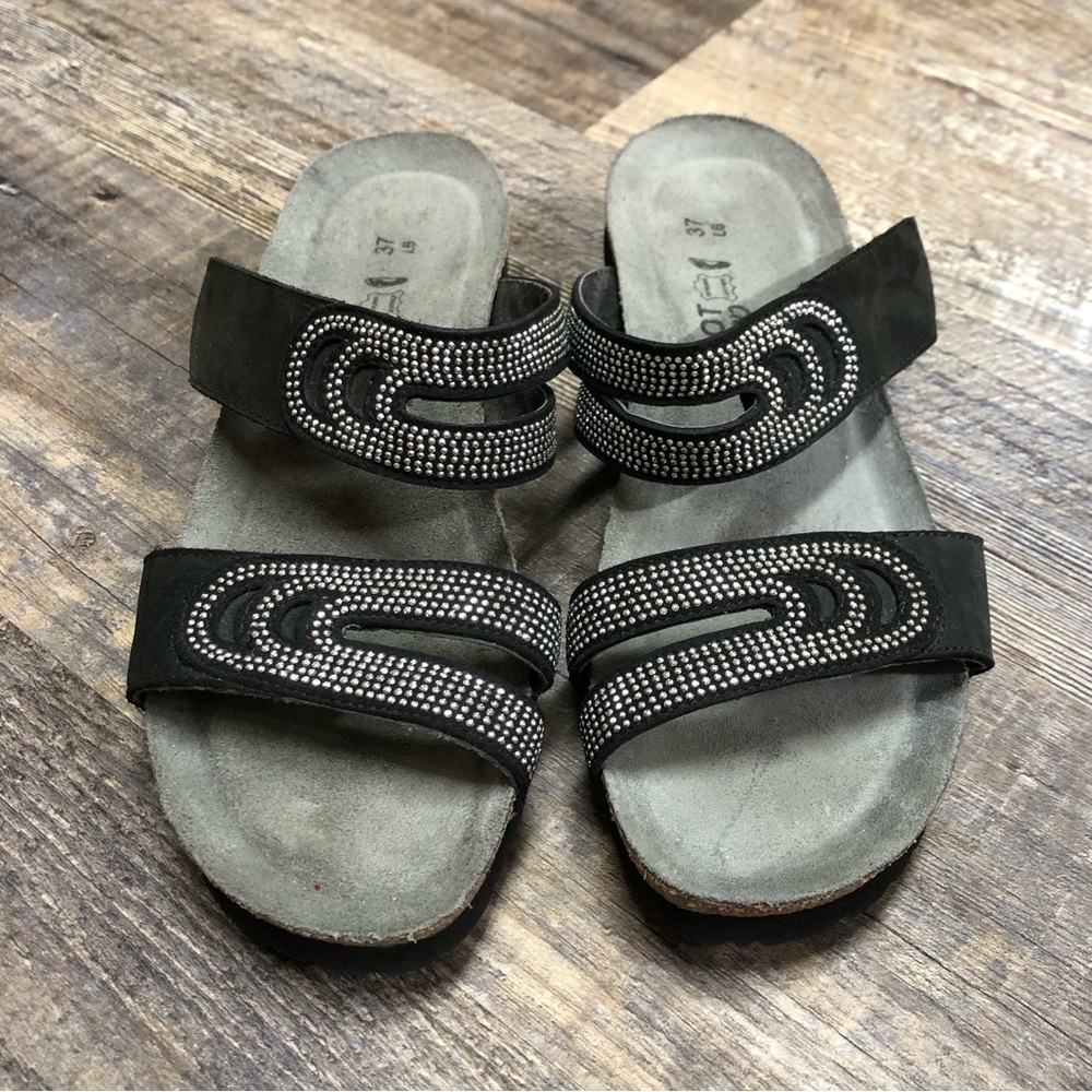 💙 NAOT Ainsley Sandal  / Black & Silver / Size EU 37 ; US 6-6.5 💙